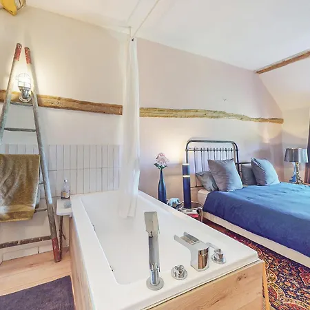 Amazing In * Villaines-la-Gonais