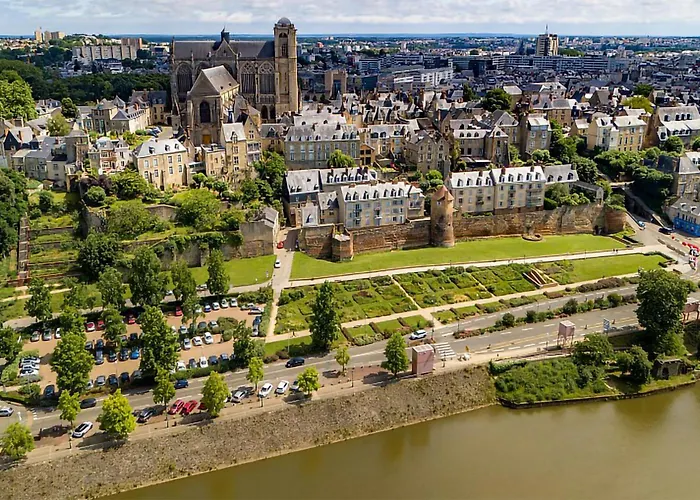 Amazing In 度假居 Villaines-la-Gonais